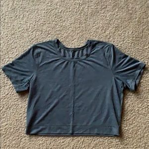 lululemon work out crop top